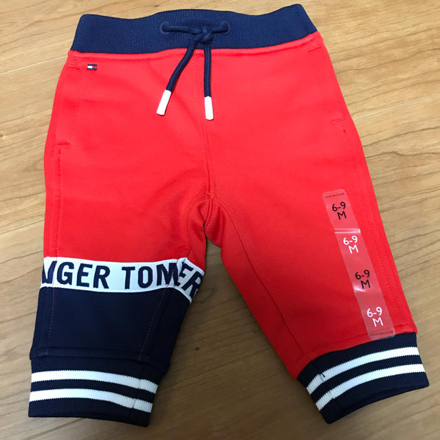 TOMMY HILFIGER(トミーヒルフィガー)の新品♡TOMMY HILFIGER♡ベビー♡6-9M♡ジャージ♡パンツ♡ズボン キッズ/ベビー/マタニティのベビー服(~85cm)(パンツ)の商品写真