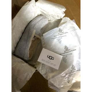 アグ(UGG)の付属品付 美品 ugg 一番人気カラーグレー モカシン  スリッポン ブーツ(スリッポン/モカシン)