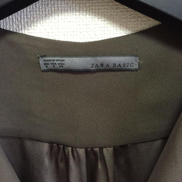 ZARA(ザラ)のザラ♡カーキブラウンのトップス レディースのトップス(シャツ/ブラウス(長袖/七分))の商品写真