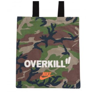 ナイキ(NIKE)のNIKE OVERKILL トートバック 迷彩(トートバッグ)