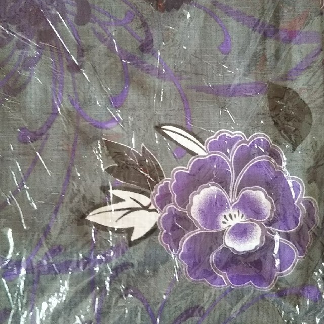 【価格更新】浴衣 単品 ｸﾞﾚｰ地に紫の牡丹柄 レディースの水着/浴衣(浴衣)の商品写真