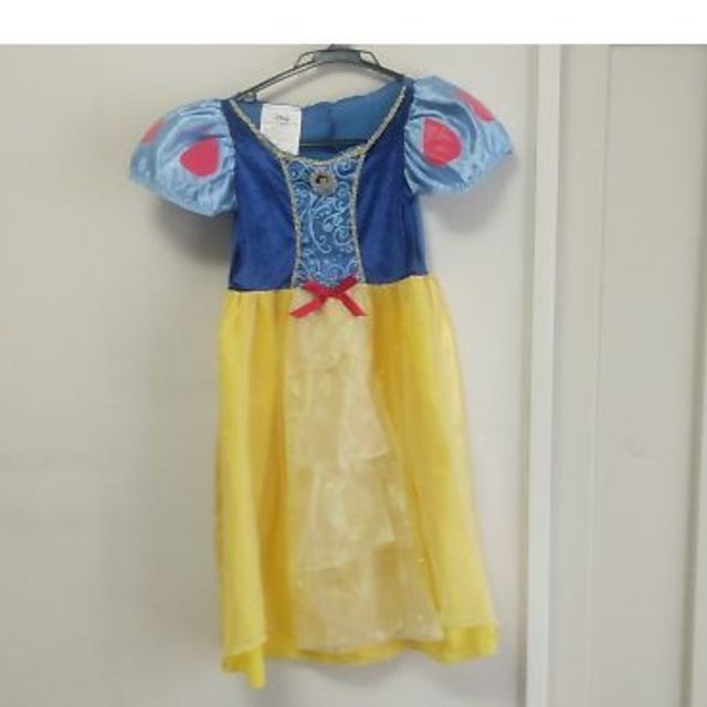 Disney(ディズニー)の【送料込】白雪姫ドレス　サイズ100-110 キッズ/ベビー/マタニティのキッズ服女の子用(90cm~)(ドレス/フォーマル)の商品写真