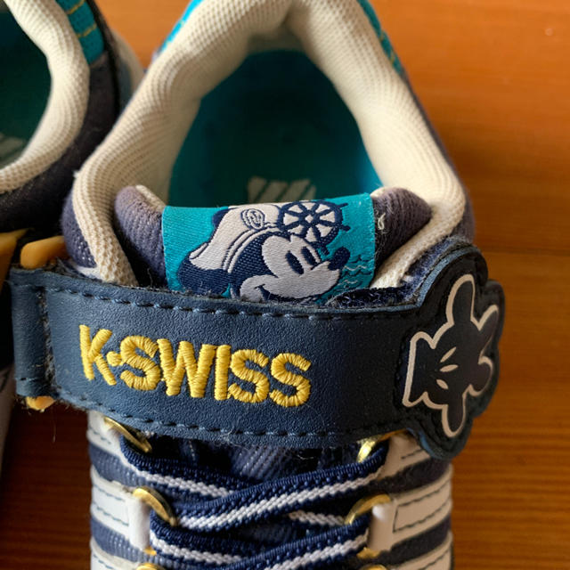 K-SWISS(ケースイス)のK・SWISS キッズスニーカー ディズニーミッキー キッズ/ベビー/マタニティのキッズ靴/シューズ(15cm~)(スニーカー)の商品写真