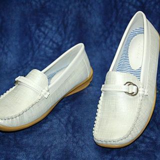 送料込み【SALE】合皮ローファー #1006 WHITE Ｍ ■新品(ローファー/革靴)