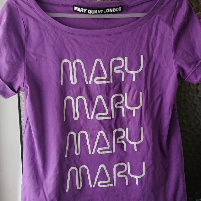 MARY QUANT(マリークワント)のマリークワント ロゴ Tシャツ パープル シワあり レディースのトップス(Tシャツ(半袖/袖なし))の商品写真