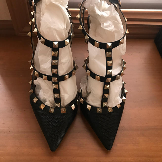 VALENTINO(ヴァレンティノ)のヴァレンティノ  36 レディースの靴/シューズ(ハイヒール/パンプス)の商品写真