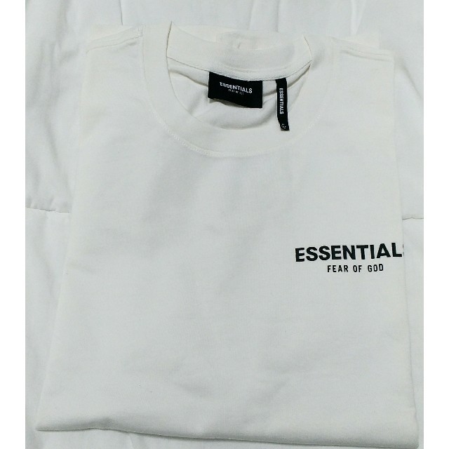 ESSENTIAL DESIGNS(エッセンシャルデザイン)のFear Of God Essentials Tシャツ 白 Mサイズ メンズのトップス(Tシャツ/カットソー(半袖/袖なし))の商品写真