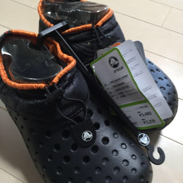 crocs(クロックス)の新品クロックス w7値下げ！ レディースの靴/シューズ(その他)の商品写真