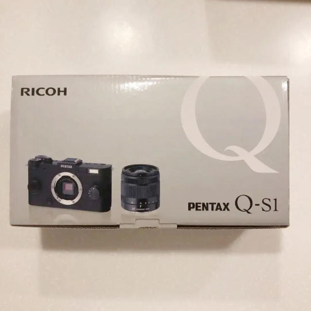 PENTAX(ペンタックス)のPENTAX ペンタックス Q-s1 ミラーレス一眼レフ 保証書付き スマホ/家電/カメラのカメラ(ミラーレス一眼)の商品写真