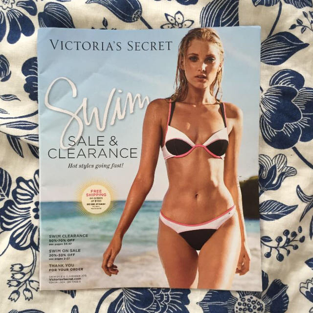Victoria's Secret(ヴィクトリアズシークレット)のヴィクシー2冊カタログ レディースのレディース その他(その他)の商品写真