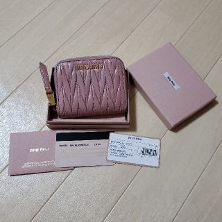 ミュウミュウ(miumiu)のmiu miu　ミュウミュウ　コインケース(財布)