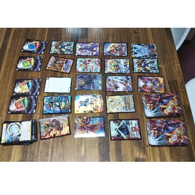 デュエルマスターズ ケース2個とカード70枚くらいセット エンタメ/ホビーのアニメグッズ(カード)の商品写真