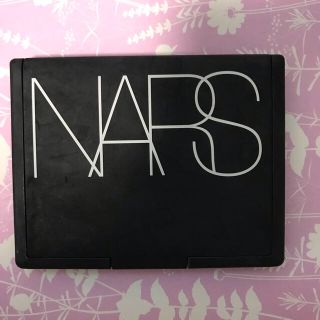 ナーズ(NARS)のライトリフレクティングセッティングパウダー プレスト(フェイスパウダー)