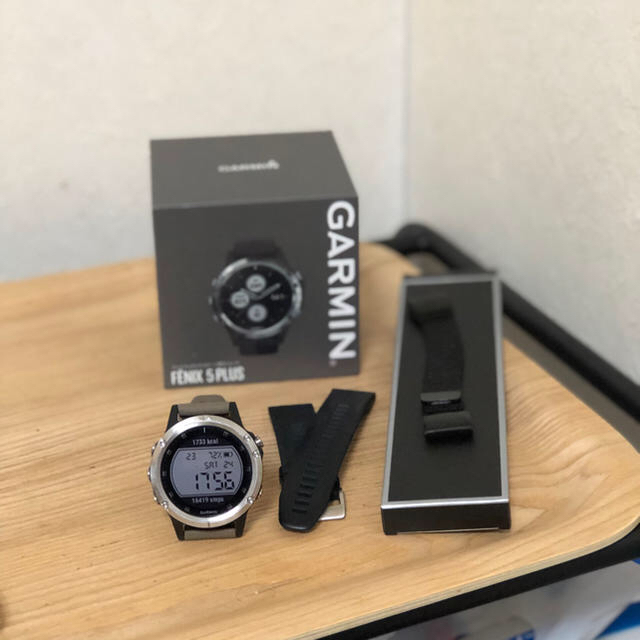 GARMIN(ガーミン)のGARMIN FENIX 5 PLUS メンズの時計(腕時計(デジタル))の商品写真