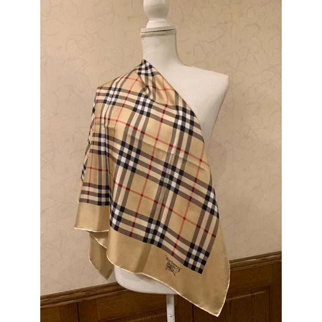 正規品 美品 バーバリー大判シルクスカーフ - 小物 正規品 美品 バーバリー大判シルクスカーフ - 小物