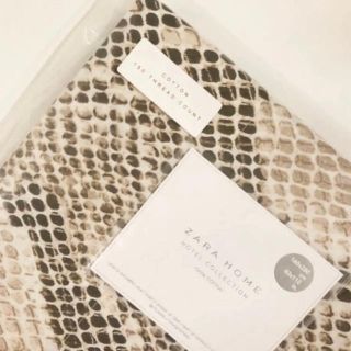 ザラホーム(ZARA HOME)の新品 ZARA HOME ザラホーム スネークプリント フラットシーツ(シーツ/カバー)