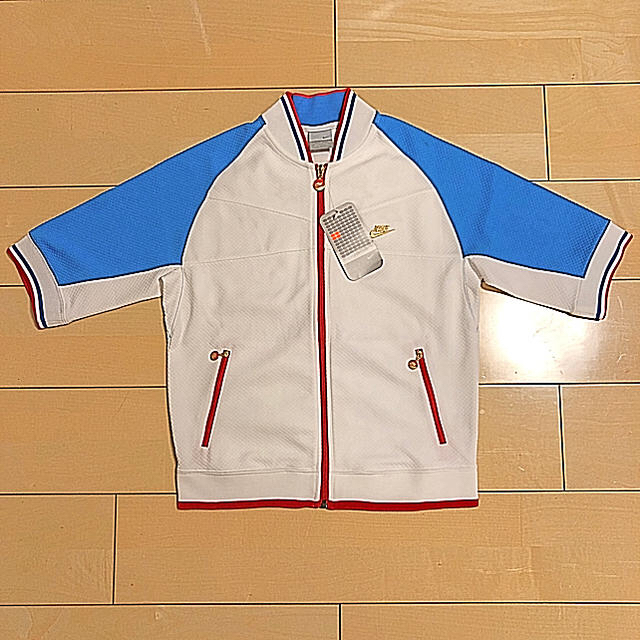 NIKE(ナイキ)の半袖ジッパージャージーブルゾン レディースのジャケット/アウター(ブルゾン)の商品写真