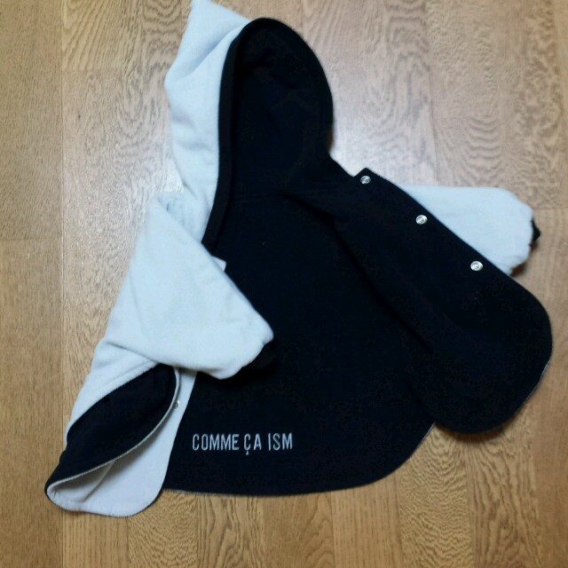 COMME CA ISM(コムサイズム)の袖つきリバーシブルポンチョ キッズ/ベビー/マタニティのベビー服(~85cm)(その他)の商品写真