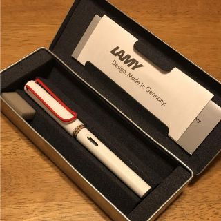 ラミー(LAMY)のラミー サファリ 万年筆 アジア限定色 ホワイト レッドクリップ EF（て）(ペン/マーカー)