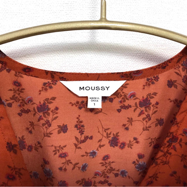 moussy(マウジー)の【美品】●MOUSSY● 七分袖ブラウス（レッド）１ レディースのトップス(シャツ/ブラウス(長袖/七分))の商品写真