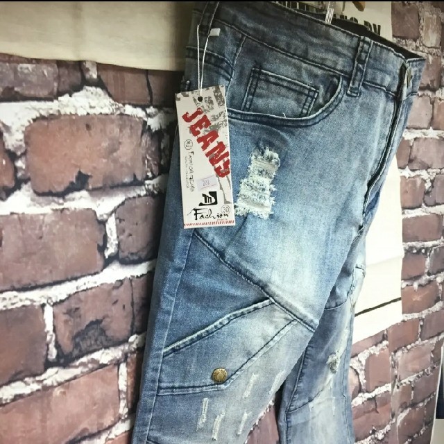ダメージデニム　デニム　ブルー メンズのパンツ(デニム/ジーンズ)の商品写真