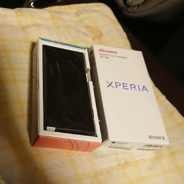 Xperia(エクスペリア)のドコモ Xperia XZ1Compact SO-02K  黒 新品 未使用 スマホ/家電/カメラのスマートフォン/携帯電話(スマートフォン本体)の商品写真