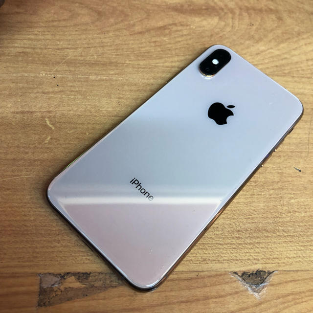 美品 iPhone XS 256GB au シルバー 本体のみスマホ/家電/カメラ