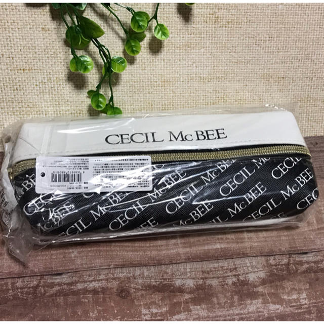 CECIL McBEE(セシルマクビー)のCECIL McBEE  両面フリーペンポーチ  ホワイト レディースのファッション小物(ポーチ)の商品写真