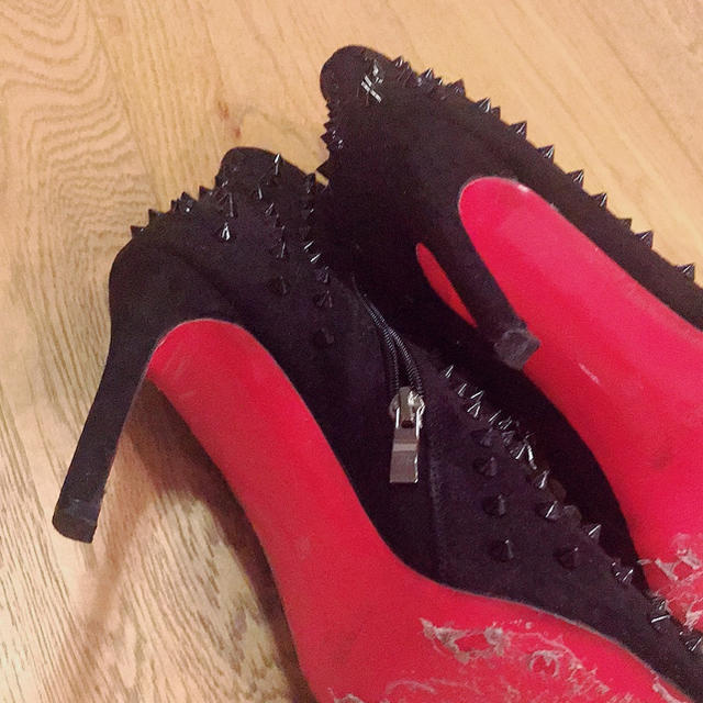 Christian Louboutin(クリスチャンルブタン)のクリスチャンルブタン似ショートブーツハイヒール黒40 トゲトゲスタッズ 24.5 レディースの靴/シューズ(ブーツ)の商品写真