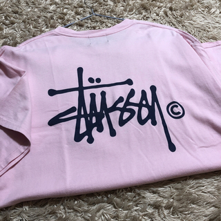 ステューシー(STUSSY)の《大人気》stussy ピンクTシャツ(Tシャツ(半袖/袖なし))