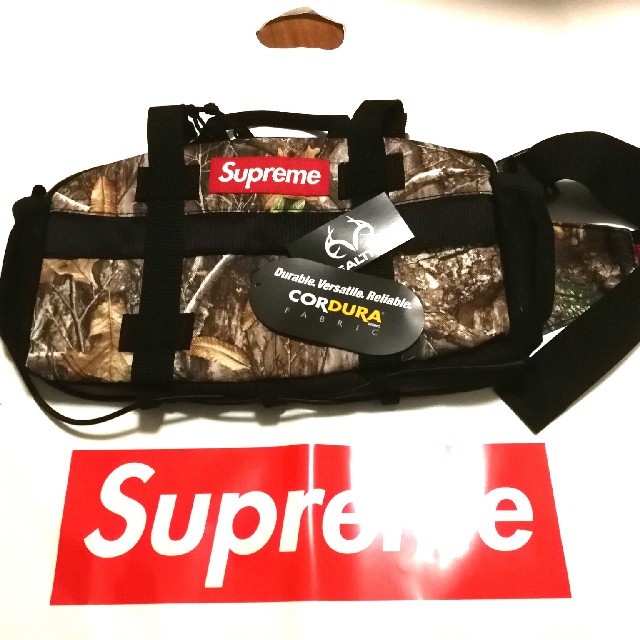 Supreme Waist Bag 
Real Tree Camo
19AW