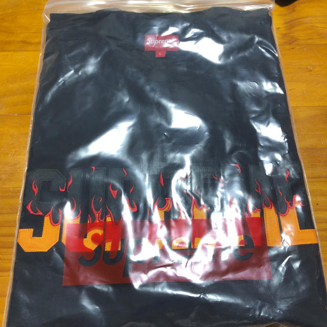 Supreme(シュプリーム)のsupreme flame tee Lサイズ ラージ ブラック シュプリーム メンズのトップス(Tシャツ/カットソー(半袖/袖なし))の商品写真