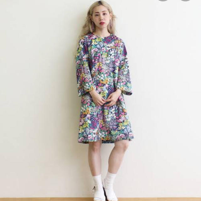 Dot&Stripes CHILDWOMAN(ドットアンドストライプスチャイルドウーマン)のリバティプリント Aライン 花柄ワンピース レディースのワンピース(ひざ丈ワンピース)の商品写真