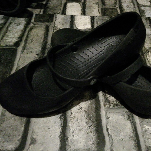 crocs(クロックス)のcrocs　24センチ レディースの靴/シューズ(サンダル)の商品写真