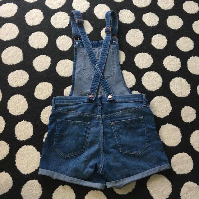 H&M(エイチアンドエム)のオーバーオール キッズ/ベビー/マタニティのキッズ服女の子用(90cm~)(パンツ/スパッツ)の商品写真