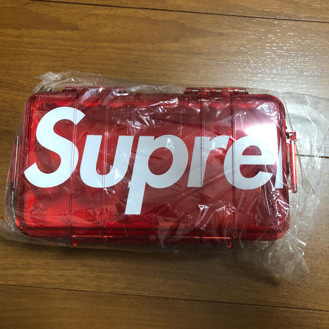 【最終価格】Supreme Pelican 1060 Case 赤ファッション小物