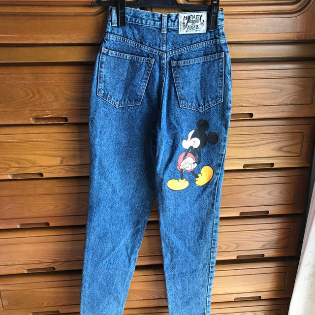 Disney(ディズニー)のミッキーデニムパンツ レディースのパンツ(デニム/ジーンズ)の商品写真