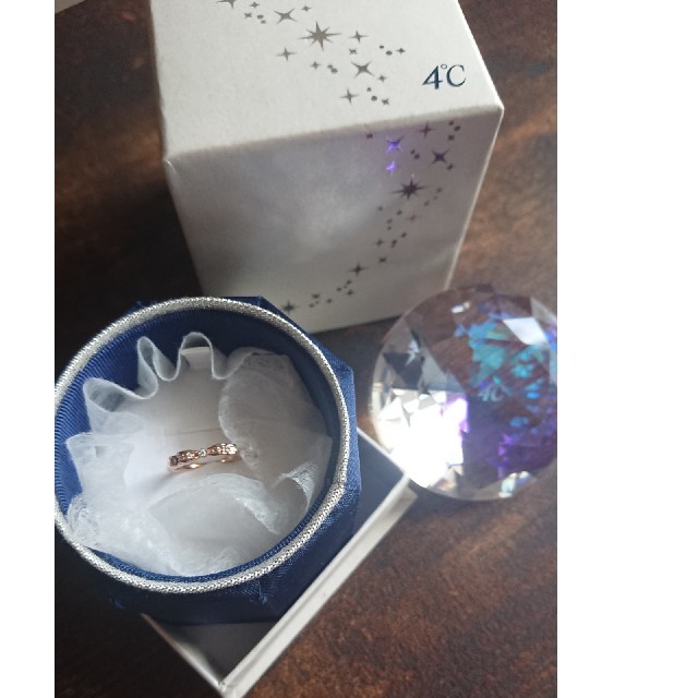 4℃(ヨンドシー)の4℃の ピンキーリング  ダイヤモンド  リボン レディースのアクセサリー(リング(指輪))の商品写真