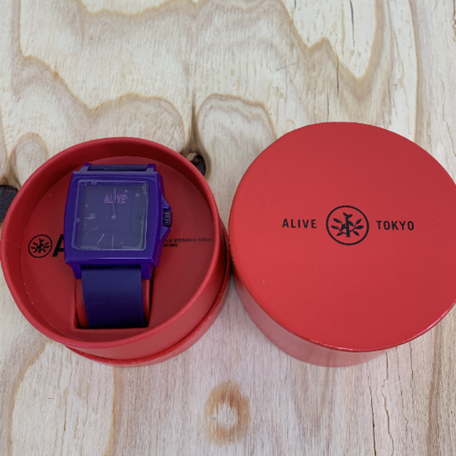 Alive Athletics(アライブアスレティックス)の◆新品未使用◆ALIVE腕時計　EASY　purple メンズの時計(腕時計(アナログ))の商品写真