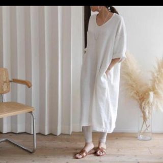 ロンハーマン(Ron Herman)のargue Linem-Cotton Vneck Dress white(ロングワンピース/マキシワンピース)