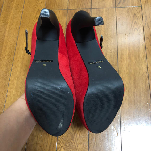 SLY(スライ)のお値下げ　SLY 赤 ベルベットヒール レディースの靴/シューズ(ハイヒール/パンプス)の商品写真