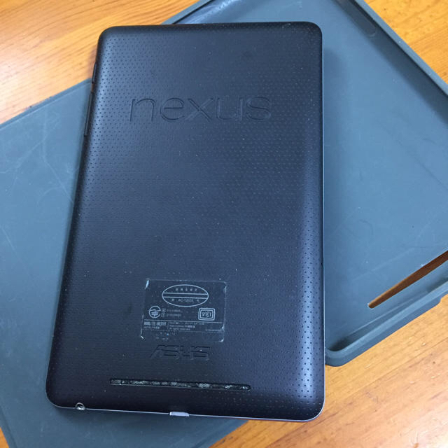 NEXUS7(ネクサス7)のNexus7 2012  ME370T ジャンク カバー付き スマホ/家電/カメラのPC/タブレット(タブレット)の商品写真