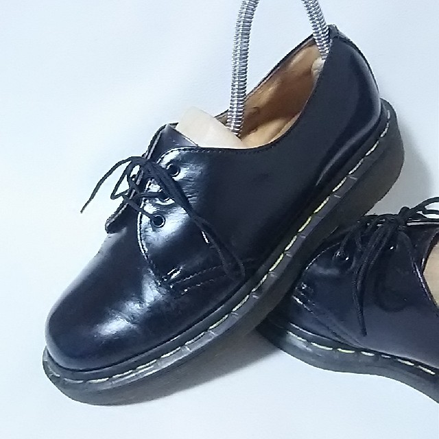 Dr.Martens(ドクターマーチン)の
希少イングランド製!ドクターマーチン高級3ホールローファー黒23.5cm


 レディースの靴/シューズ(ローファー/革靴)の商品写真