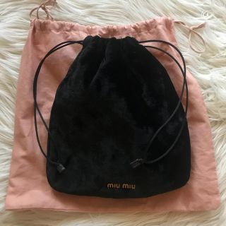 ミュウミュウ(miumiu)のmiumiu ベロア 巾着 ポーチ バッグ(ハンドバッグ)