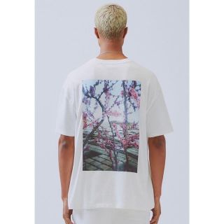 フィアオブゴッド(FEAR OF GOD)のfog essentials 半袖Tシャツ XL 白 新品 エッセンシャルズ(Tシャツ/カットソー(半袖/袖なし))