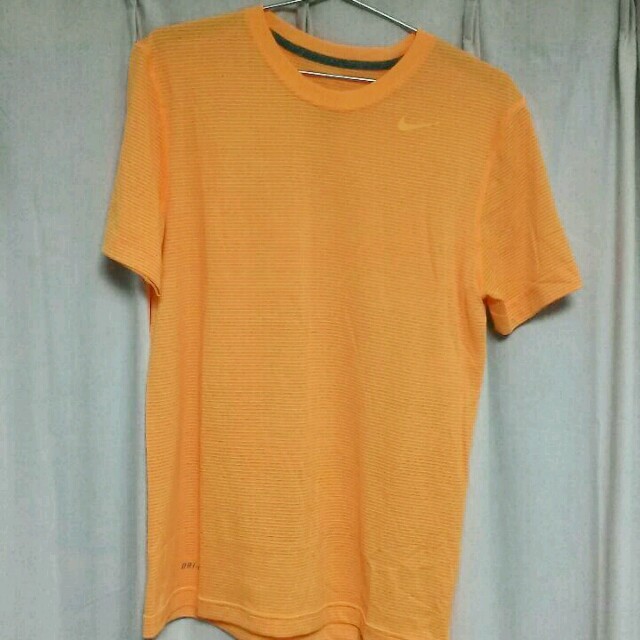 NIKE(ナイキ)のスポーツにはこれ！！NIKE 夏色カラー メンズのトップス(Tシャツ/カットソー(半袖/袖なし))の商品写真