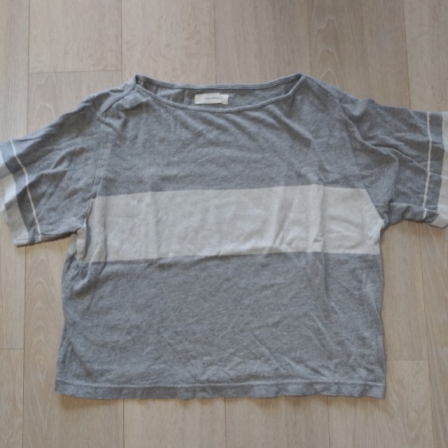 TODAYFUL(トゥデイフル)の　TODAYFUL　トゥデイフル　 Tシャツ　グレー レディースのトップス(Tシャツ(半袖/袖なし))の商品写真