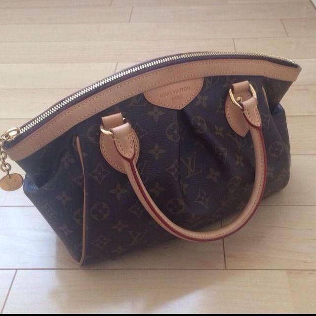 2022年のクリスマスの特別な衣装 LOUIS VUITTON VUITTON LOUIS 定価17万 - ハンドバッグ 2022年のクリスマスの特別な衣装 LOUIS VUITTON VUITTON LOUIS 定価17万 - ハンドバッグ