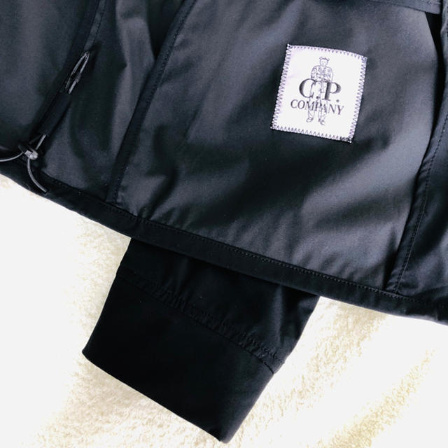 C.P. Company(シーピーカンパニー)のCP COMPANY ライトジャケット アウトドア 防水 美品 メンズのジャケット/アウター(ナイロンジャケット)の商品写真