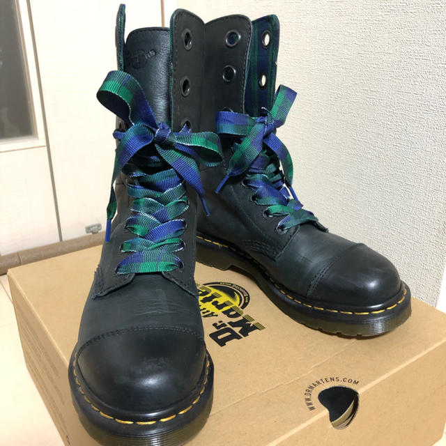 Dr.Martens AIMILIE 9ホール